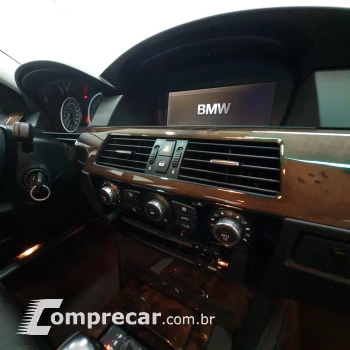 545I 4.4 Sedan V8 32V