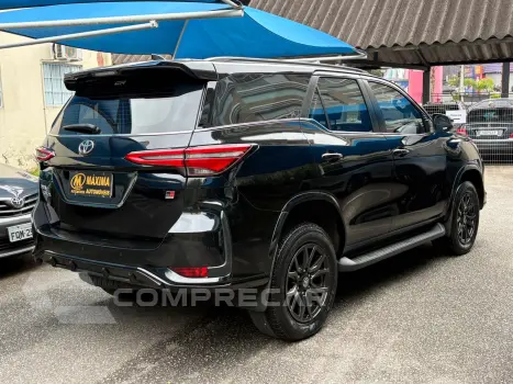 HILUX SW4 2.8 D-4d Turbo Gr-s 7L 4X4