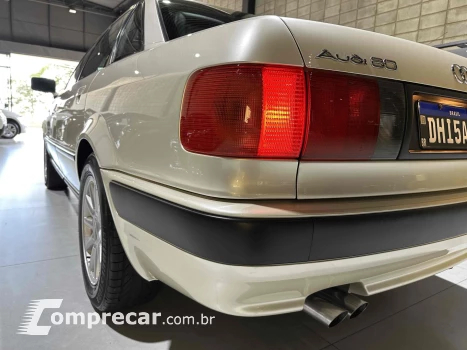 80 2.6 E V6 GASOLINA 4P AUTOMÁTICO