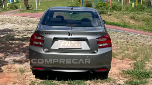 CITY 1.5 LX Sedan 16V