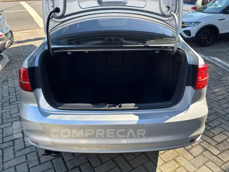 JETTA Highline 2.0 TSI 16V 4p Tiptronic