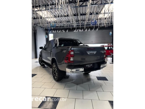 HILUX 2.8 D-4D TURBO DIESEL CD SRX 4X4 AUTOMÁTICO