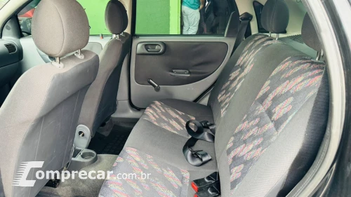 CORSA 1.8 MPFI Maxx Sedan 8V