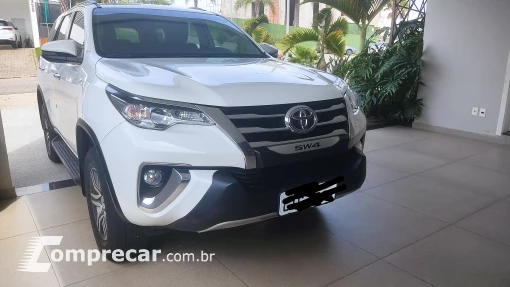 Toyota HILUX SW4 2.7 SRV 7 Lugares 4X2 16V 4 portas