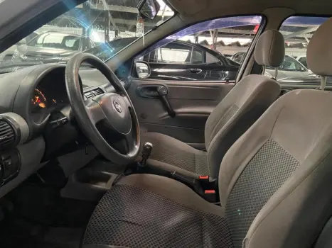 CLASSIC SEDAN 1.0 4P