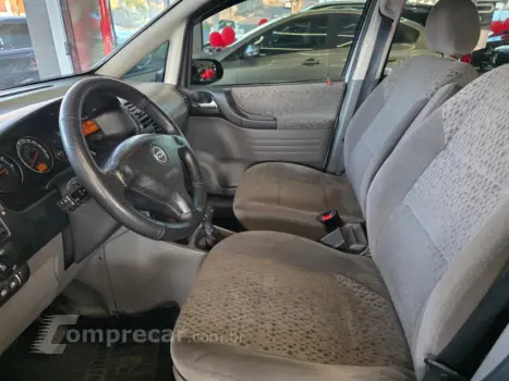 ZAFIRA 2.0 MPFI Elegance 8V