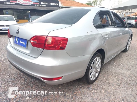Jetta 2.0 Comfortline Flex 4P Tiptronic