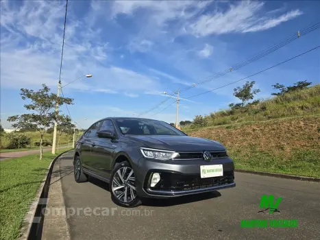 Volkswagen VIRTUS 1.0 200 TSI HIGHLINE AUTOMÁTICO 4 portas