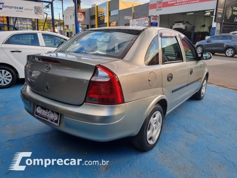 CORSA 1.8 MPFI Maxx Sedan 8V