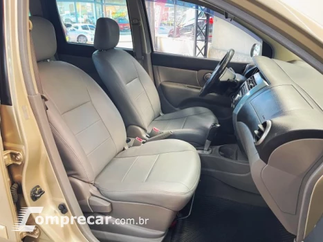 LIVINA - 1.8 SL 16V 4P AUTOMÁTICO