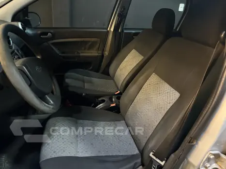 FIESTA 1.6 MPI Class Hatch 8V