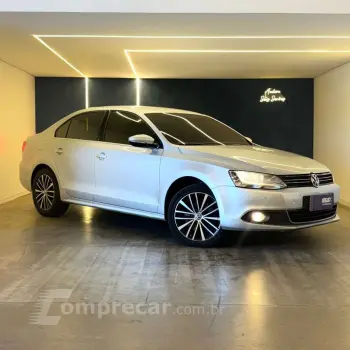 JETTA Highline 2.0 TSI 16V 4p Tiptronic