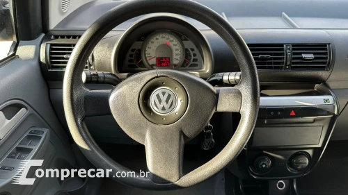 Volkswagen SPACEFOX 1.6 MI Sportline 8V 4 portas