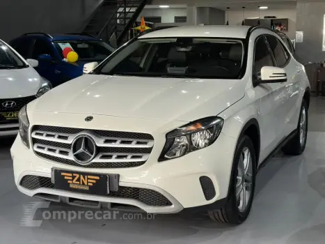 Mercedes-Benz GLA 200 1.6 CGI FLEX STYLE 7G-DCT 4 portas