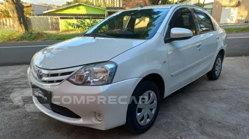 Toyota ETIOS 1.5 XS Sedan 16V 4 portas