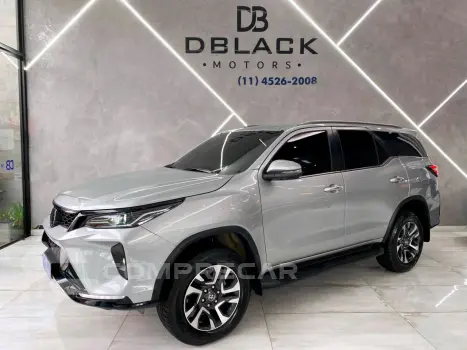 Hilux SW4 SRX Plat. 4x4 2.8 TB Die. Aut.