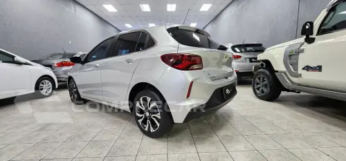 ONIX HATCH PREM. 1.0 12V TB Flex 5p Aut.
