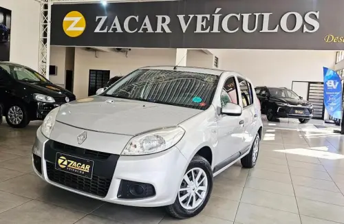 Renault SANDERO EXP1016V 4 portas