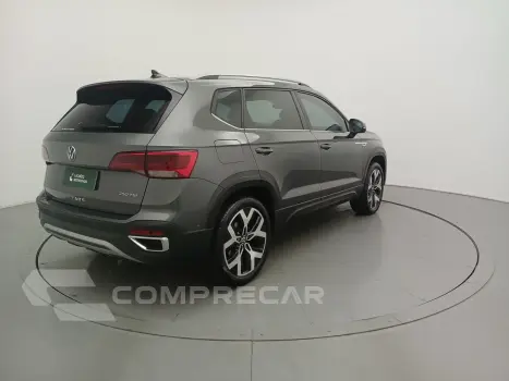 TAOS 1.4 250 TSI TOTAL FLEX HIGHLINE AUTOMÁTICO