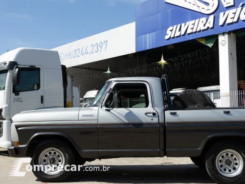 FORD F-1000 - 3.9 SUPER SÉRIE CS 8V 2P MANUAL 2 portas