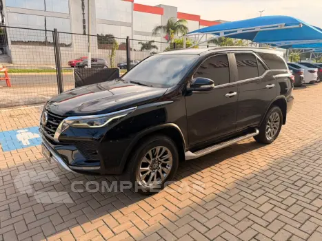 Hilux SW4 2.8 16V 4P SRX 4X4 7 LUGARES TURBO DIESEL AUTOMÁTI