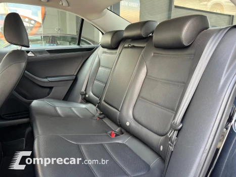 JETTA 2.0 TSI HIGHLINE 211CV GASOLINA 4P TIPTRONIC