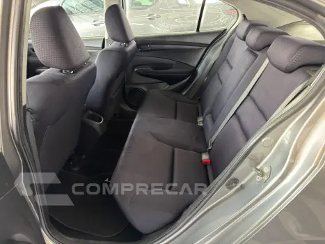 CITY 1.5 DX Sedan 16V