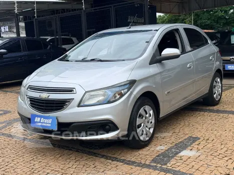 CHEVROLET ONIX 1.4 MPFI LT 8V 4 portas