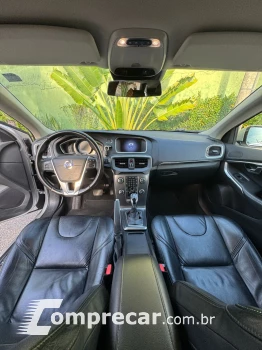 V40 2.0 T4 Momentum