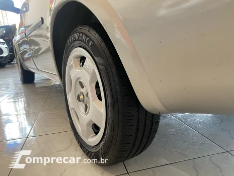 CORSA 1.8 MPFI Maxx Sedan 8V