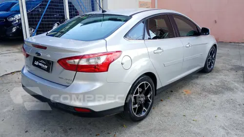 FOCUS 2.0 Titanium Sedan 16V