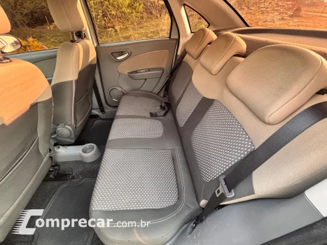 Grand Siena Essence 1.6 16V (Flex)