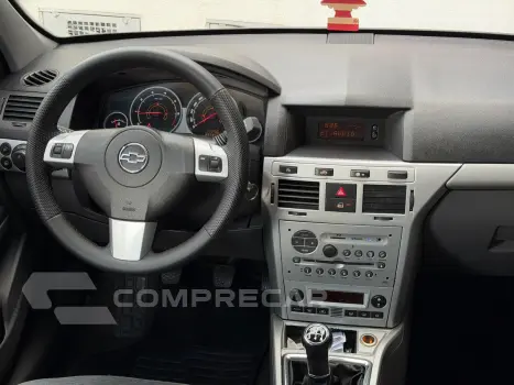 VECTRA 2.0 MPFI Elegance 8V