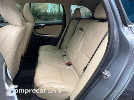 XC60 2.4 D5 Momentum AWD