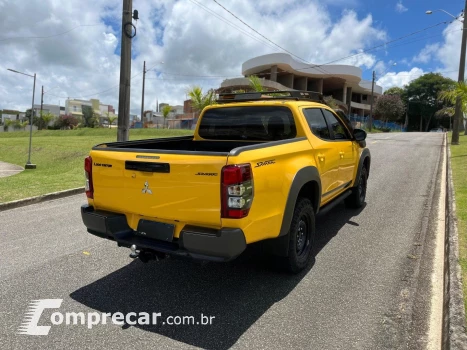 L200 TRITON 2.4 16V TURBO DIESEL SPORT SAVANA CD 4P 4X4 AUTO