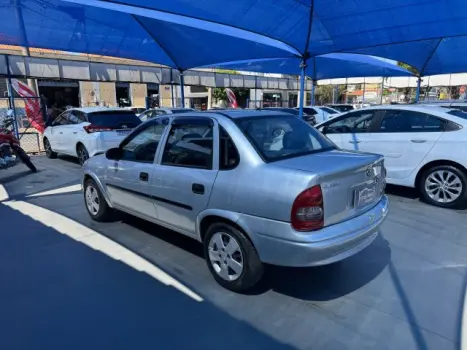 CLASSIC - 1.0 MPFI SPIRIT 8V 4P MANUAL