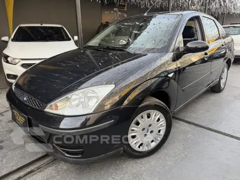 FORD FOCUS 1.6 GLX SEDAN 8V FLEX 4P MANUAL 4 portas
