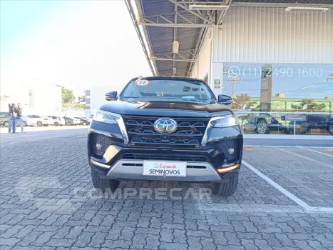 HILUX SW4 2.8 D-4D TURBO DIESEL SRX 7L 4X4 AUTOMÁ