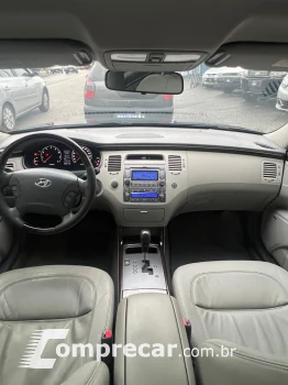 AZERA 3.3 MPFI GLS Sedan V6 24V
