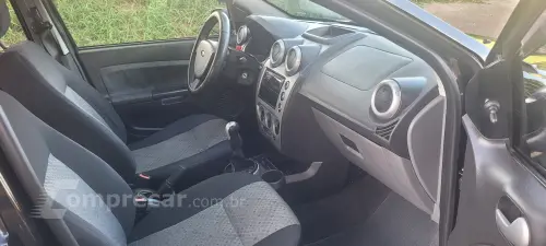 FIESTA 1.6 MPI Class Hatch 8V