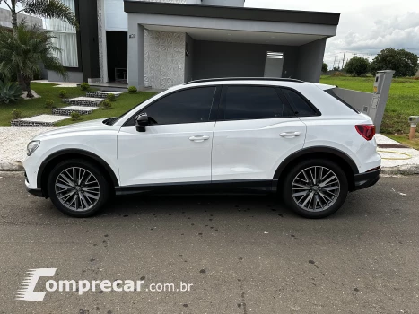 Audi Q3 1.4 35 TFSI Black S Line S Tronic 4 portas