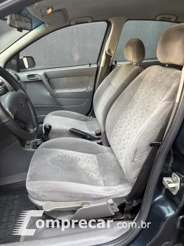 ASTRA 1.8 MPFI Comfort Sedan 8V