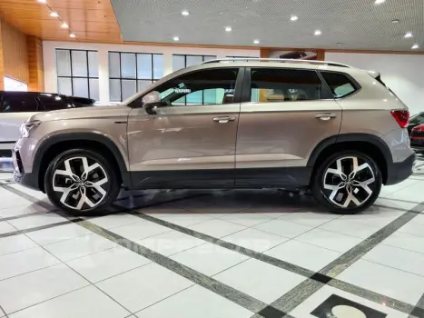 TAOS 1.4 250 TSI HIGHLINE
