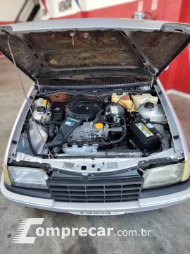 CHEVROLET KADETT SLE 1.8 4 portas