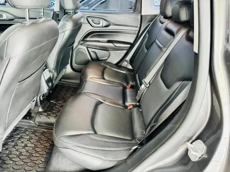 COMPASS LONG. T270 1.3 TB 4X2 FLEX AUT.