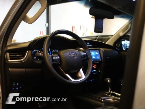 Hilux SW4 2.8 16V 4P SRX PLATINUM 4X4 7 LUGARES TURBO DIESEL