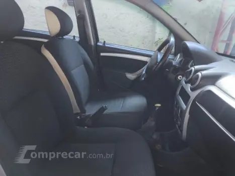 SANDERO - 1.6 STEPWAY 16V 4P MANUAL