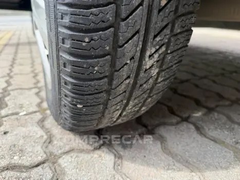 CORSA SEDAN - 1.4 MPFI PREMIUM SEDAN 8V 4P MANUAL