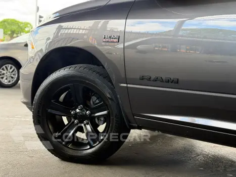 CLASSIC LARAMIE NIGHT ED. 5.7 4X4 Aut.