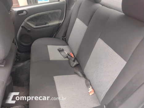 FIESTA 1.6 Rocam SE Sedan 8V